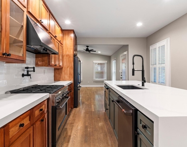 3805 Avenue G - Photo Thumbnail 11