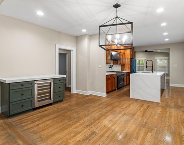 3805 Avenue G - Photo Thumbnail 9