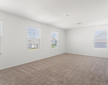905 Powell St - Photo Thumbnail 23