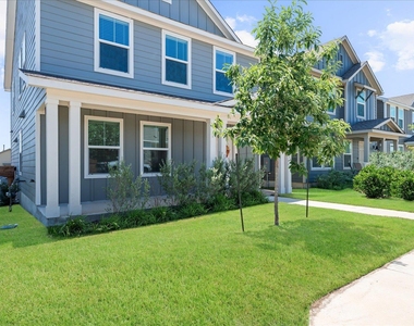 905 Powell St - Photo Thumbnail 2