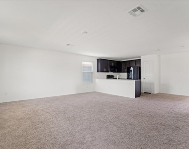 905 Powell St - Photo Thumbnail 4