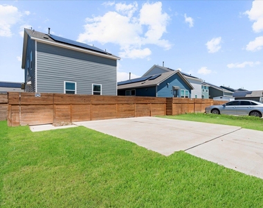 905 Powell St - Photo Thumbnail 36