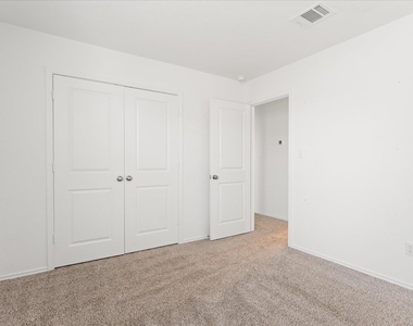 905 Powell St - Photo Thumbnail 32