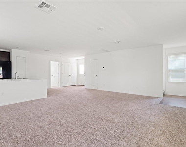 905 Powell St - Photo Thumbnail 7