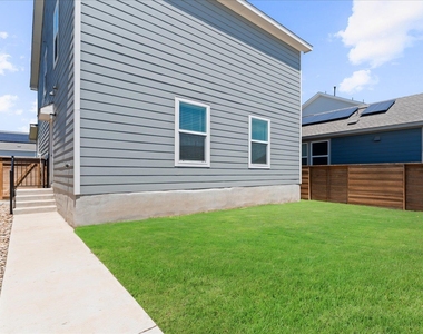905 Powell St - Photo Thumbnail 33