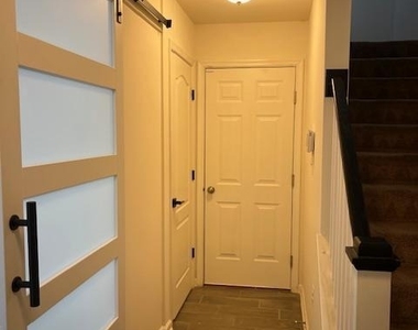 10608 Eastland Circle - Photo Thumbnail 3
