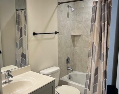 10608 Eastland Circle - Photo Thumbnail 14