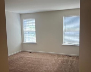 10608 Eastland Circle - Photo Thumbnail 23
