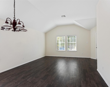 1117 Alexandria Way - Photo Thumbnail 4