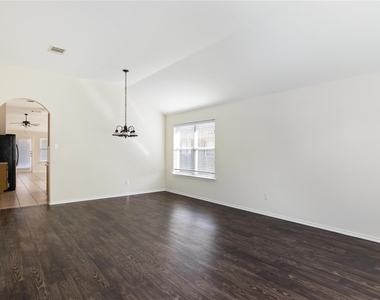 1117 Alexandria Way - Photo Thumbnail 3