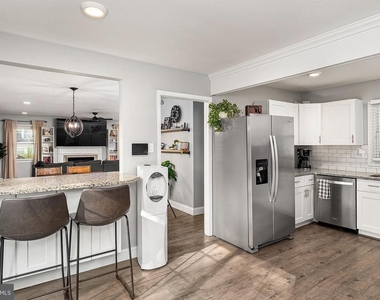 3710 Ivy Hill Lane - Photo Thumbnail 8