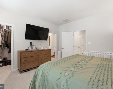 6066 Beake St - Photo Thumbnail 9
