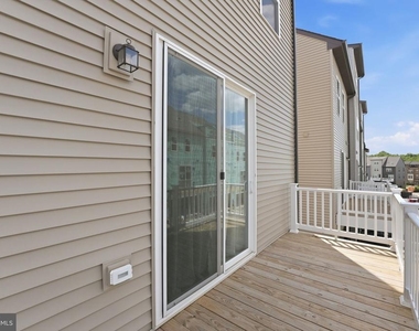 6066 Beake St - Photo Thumbnail 20