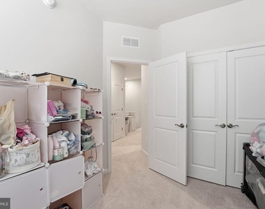 6066 Beake St - Photo Thumbnail 13