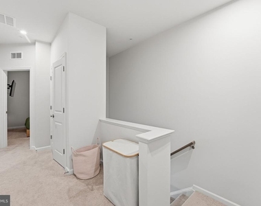 6066 Beake St - Photo Thumbnail 7