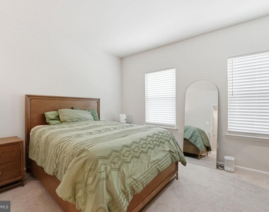 6066 Beake St - Photo Thumbnail 8