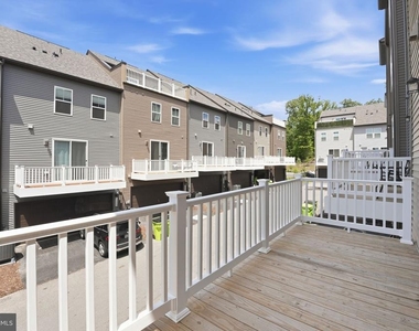 6066 Beake St - Photo Thumbnail 19