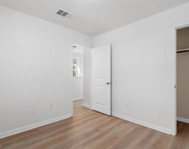18332 Cumberland Gap St - Photo Thumbnail 22