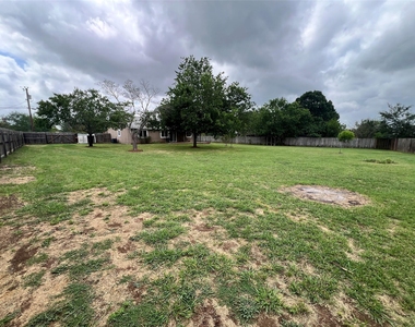 204 Quail Meadow Dr - Photo Thumbnail 15