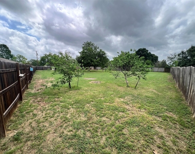 204 Quail Meadow Dr - Photo Thumbnail 14