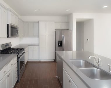 13800 Lyndhurst St - Photo Thumbnail 1