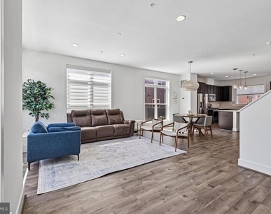 3328 Woodland Phlox Street - Photo Thumbnail 4