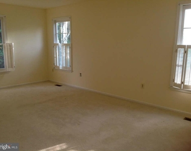 11624 Bootjack Court - Photo Thumbnail 11