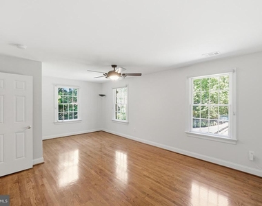 9904 Hall Road - Photo Thumbnail 19