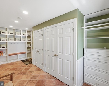 9904 Hall Road - Photo Thumbnail 12