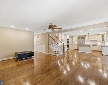 9904 Hall Road - Photo Thumbnail 11