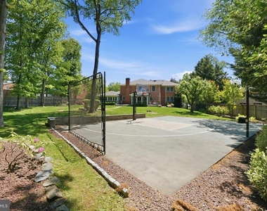 9904 Hall Road - Photo Thumbnail 32