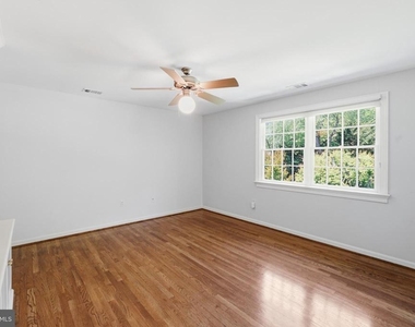 9904 Hall Road - Photo Thumbnail 18