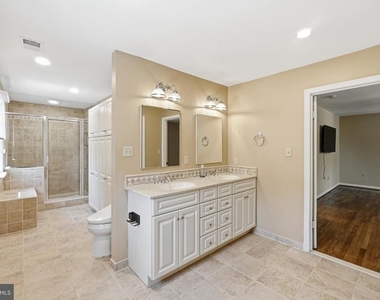 9904 Hall Road - Photo Thumbnail 17