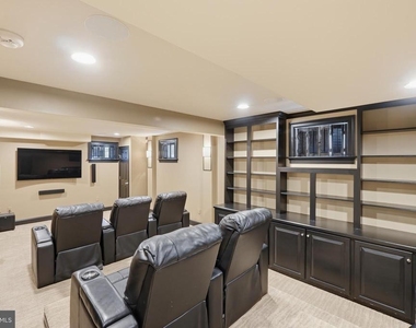 9904 Hall Road - Photo Thumbnail 24