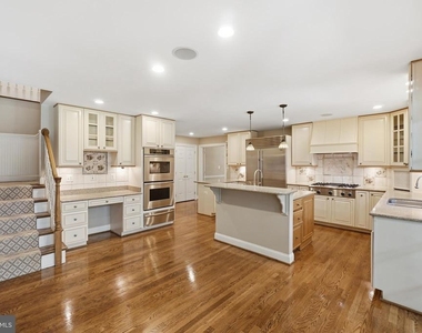 9904 Hall Road - Photo Thumbnail 3