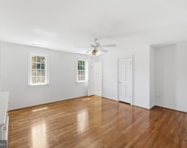 9904 Hall Road - Photo Thumbnail 20