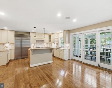 9904 Hall Road - Photo Thumbnail 4