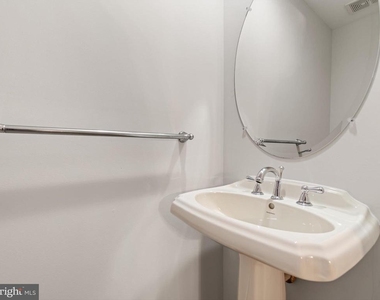 2807 Cornet Court - Photo Thumbnail 9