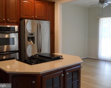 2807 Cornet Court - Photo Thumbnail 13