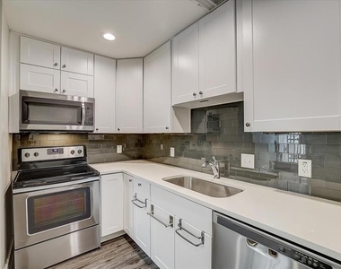 935 La Posada Dr - Photo Thumbnail 2