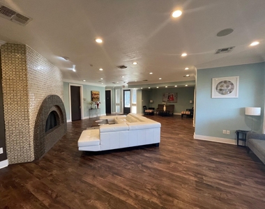935 La Posada Dr - Photo Thumbnail 28