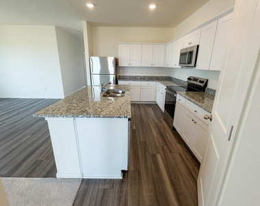 616 Wesley Miller Ln - Photo Thumbnail 16