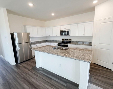 616 Wesley Miller Ln - Photo Thumbnail 20