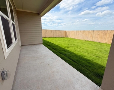 616 Wesley Miller Ln - Photo Thumbnail 30