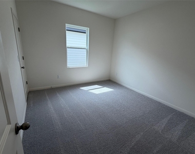 616 Wesley Miller Ln - Photo Thumbnail 12