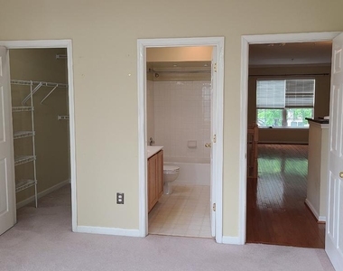 12820 Rexmore Drive - Photo Thumbnail 9