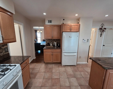 8120 Paisley Place - Photo Thumbnail 14