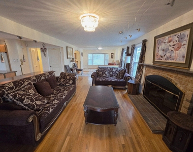 8120 Paisley Place - Photo Thumbnail 9