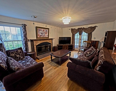8120 Paisley Place - Photo Thumbnail 8