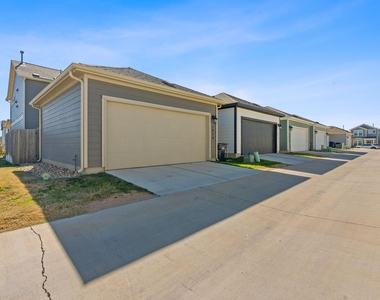 1828 Arendale Dr - Photo Thumbnail 3